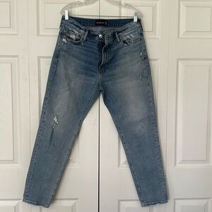 A&F Relaxed Taper Stretch